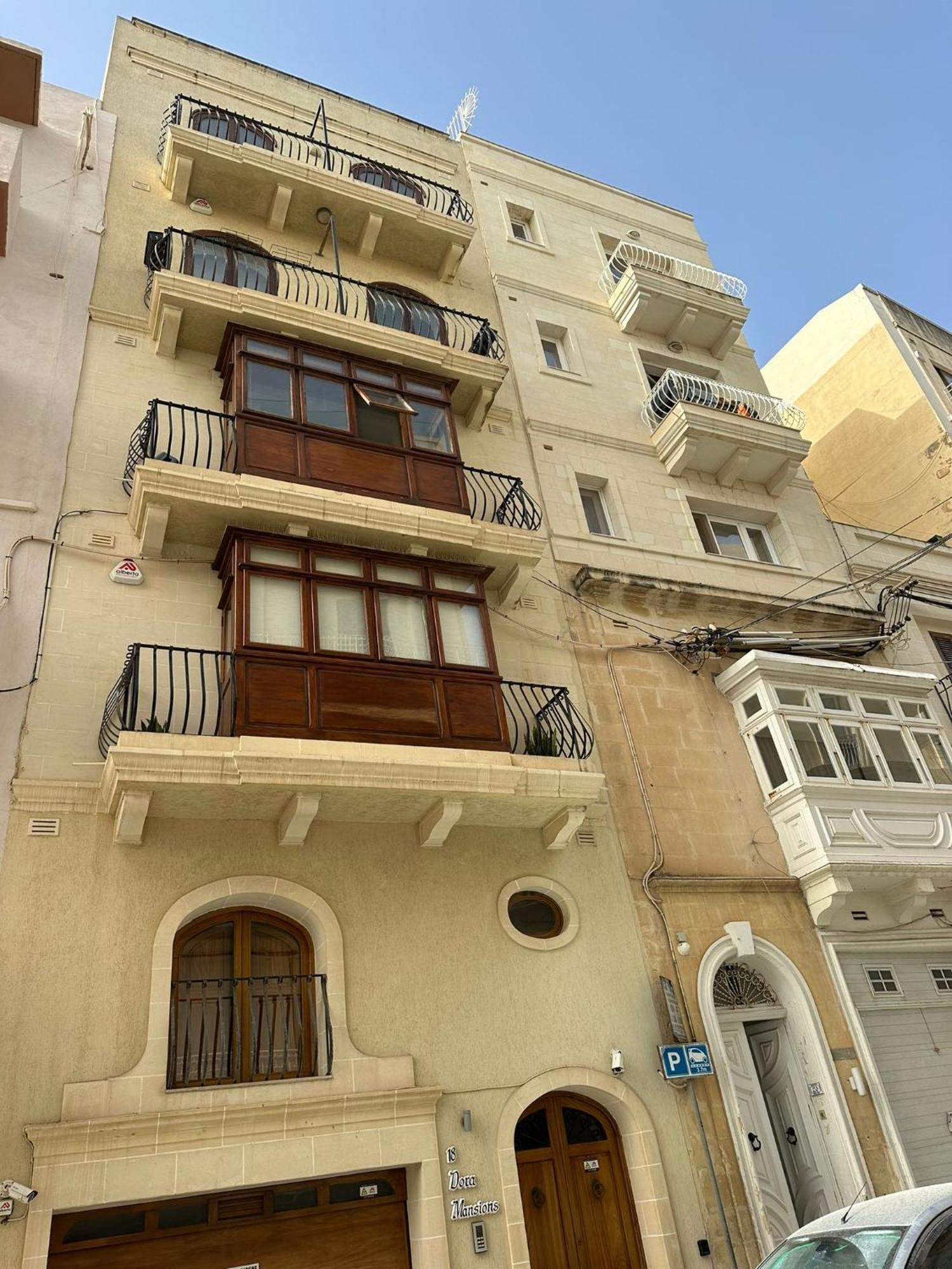 Spacious Central Sliema Penthouse Daire Dış mekan fotoğraf