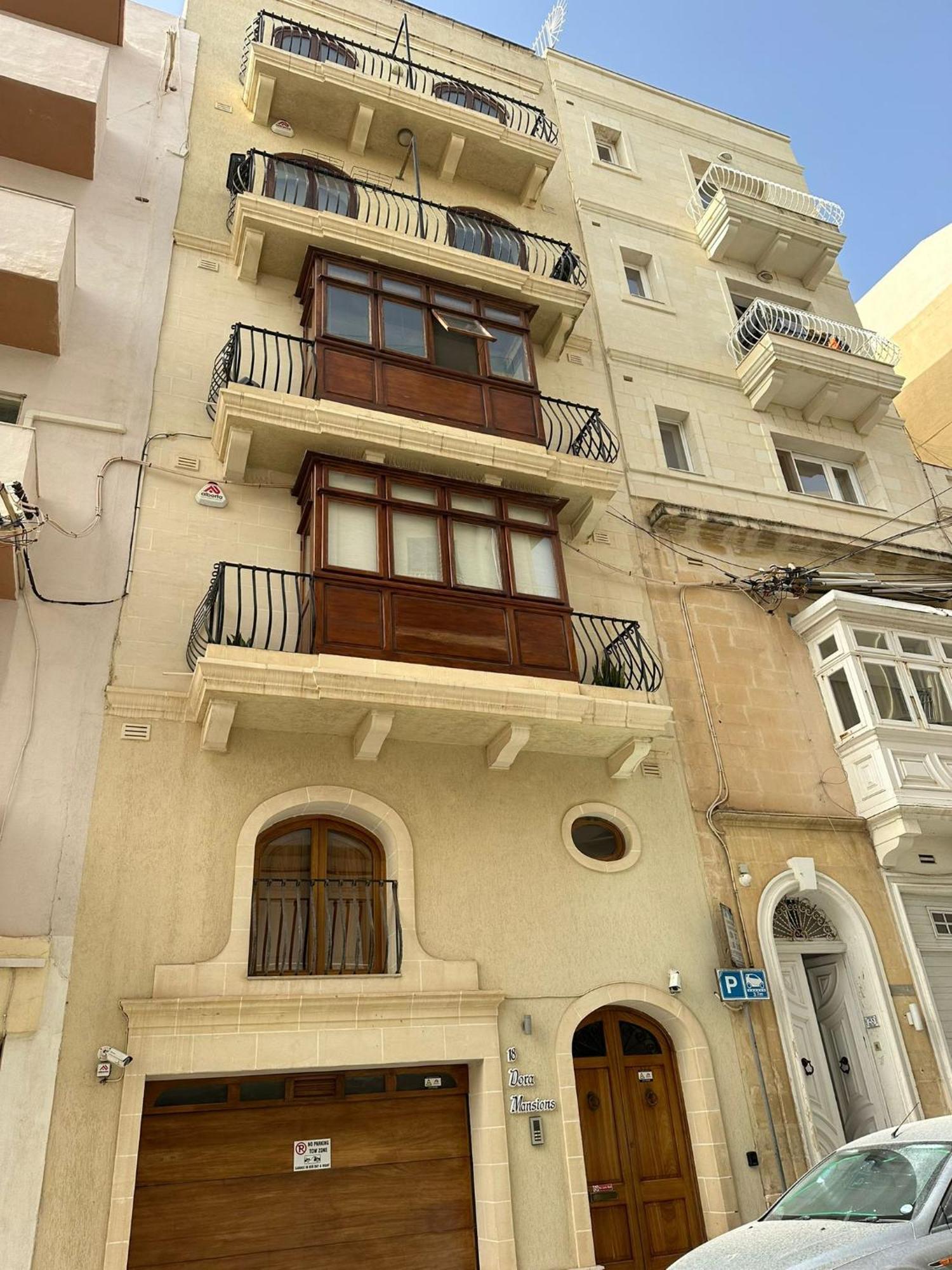 Spacious Central Sliema Penthouse Daire Dış mekan fotoğraf