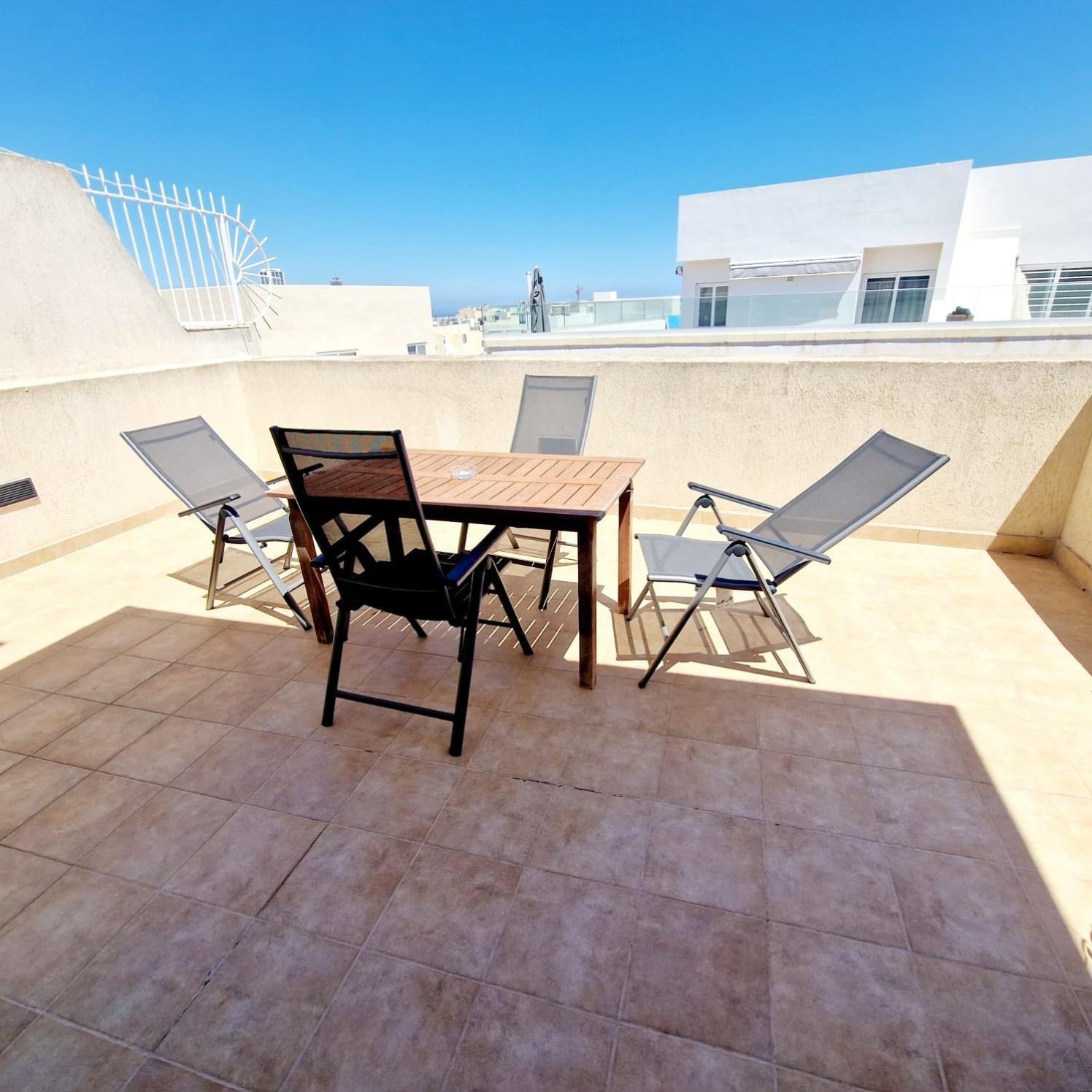 Spacious Central Sliema Penthouse Daire Dış mekan fotoğraf